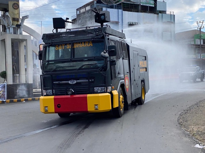 Armoured Water Cannon (AWC) Semprot Disinfektan Jalan Protokol