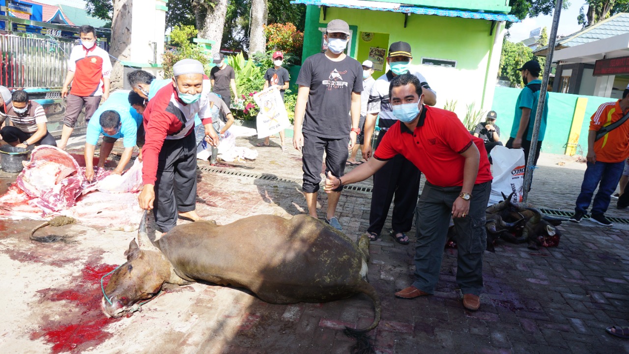 Kemenag Rejang Lebong Bagi Ribuan Daging