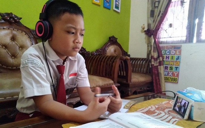 Murid Daring, Guru Tetap Masuk