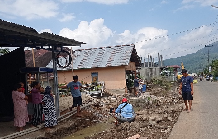 Proyek Pelebaran Jalan Rusak Pipa PDAM