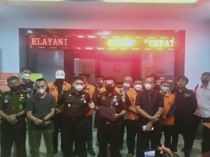 Gunakan Rompi Orange, 5 Tsk Korupsi Anggaran Setwan Resmi Ditahan