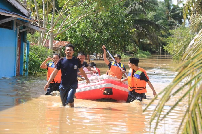 4 Daerah Terdampak Banjir dan Longsor, Bantuan Terus Disalurkan