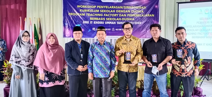 SMK IT Khoiru Ummah Hadirkan Sekolah Berbasis Industri