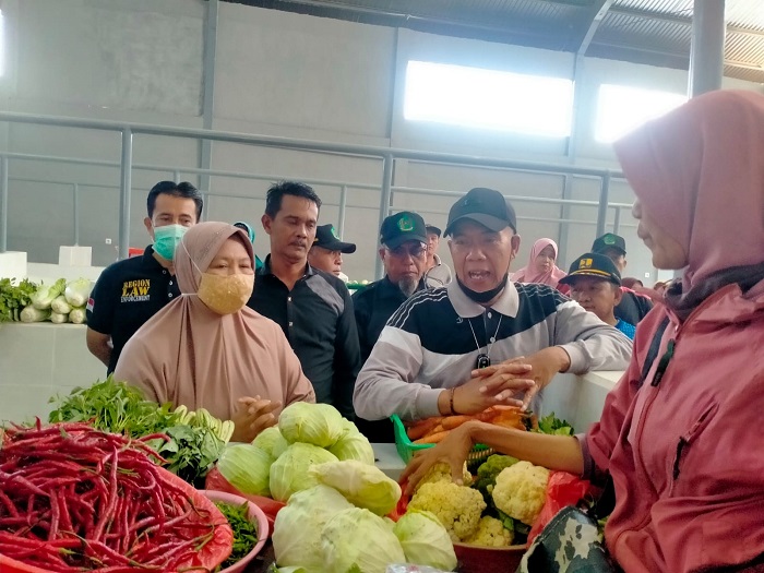 Bupati Komitmen Benahi Pasar Atas, Jauhkan dari Kesan Kumuh dan Bau