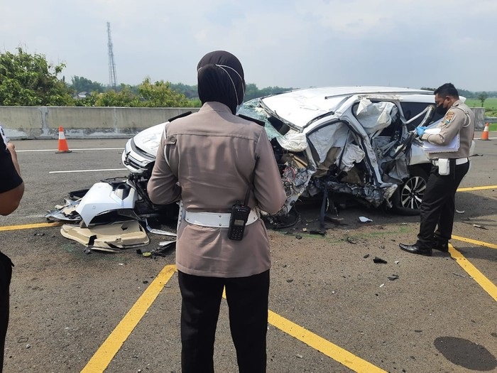 Vanessa Angel dan Suami Tewas Kecelakaan di Tol Jombang