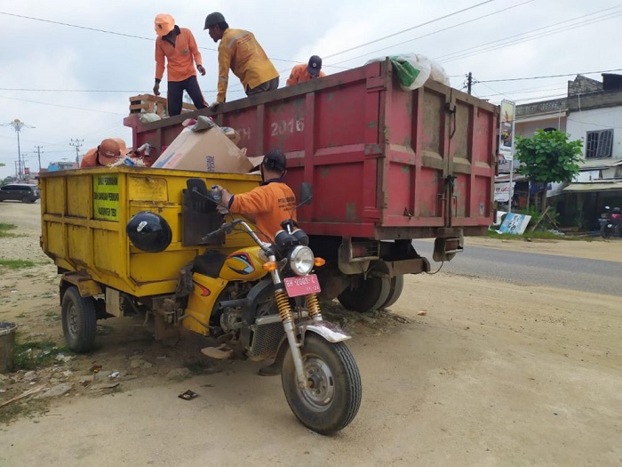 3 THL Disanksi Usai Gunakan Mobil Sampah