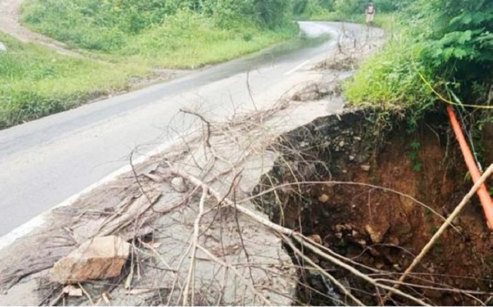 Jalan Curup-Lebong Semakin Rusak