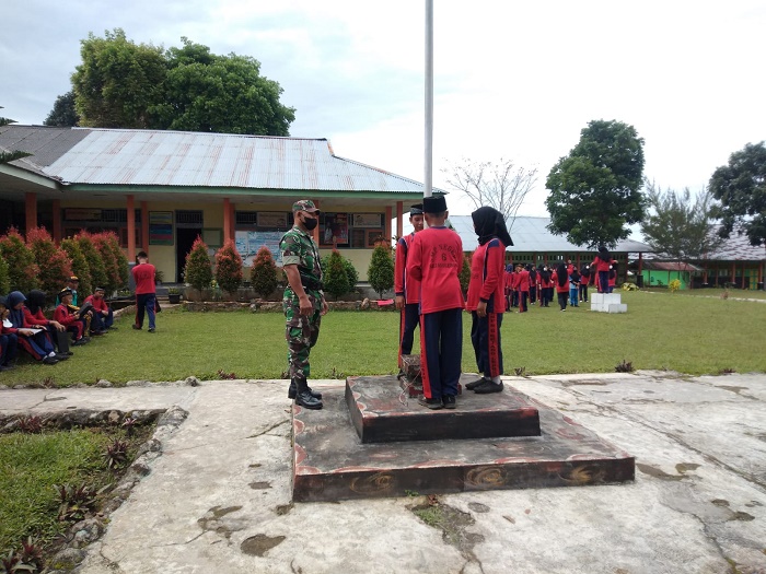 SMPN 6 RL Upayakan Penghijauan Sekolah