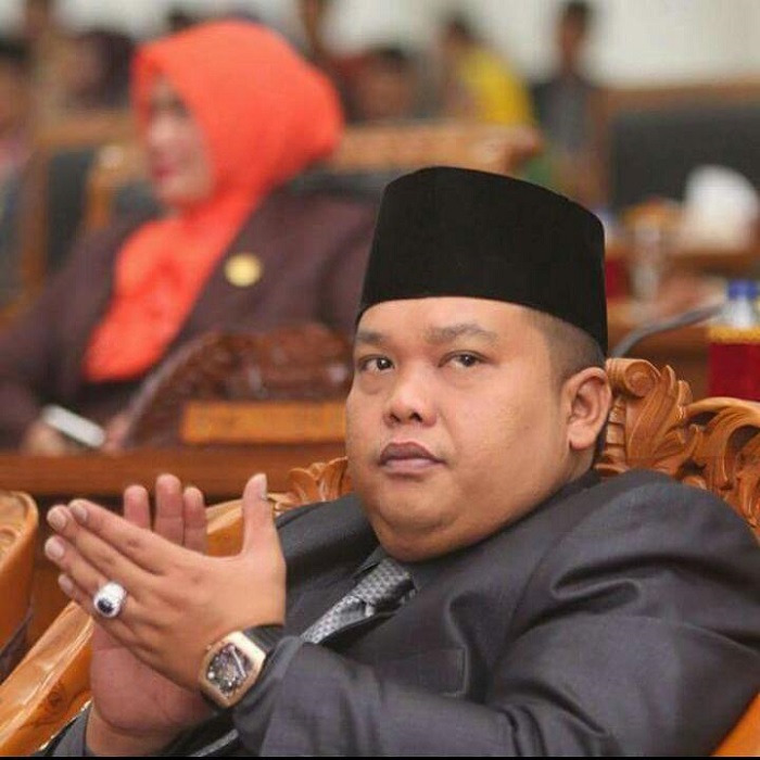 Dewan Minta Bupati Copot Oknum Camat “Minta Rokok”