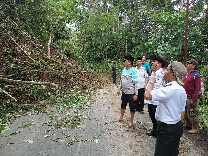 Jalan Lintas Curup-Lebong Langganan Longsor