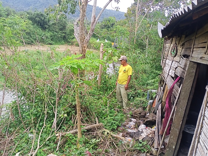 Abrasi Ancam Rumah Warga