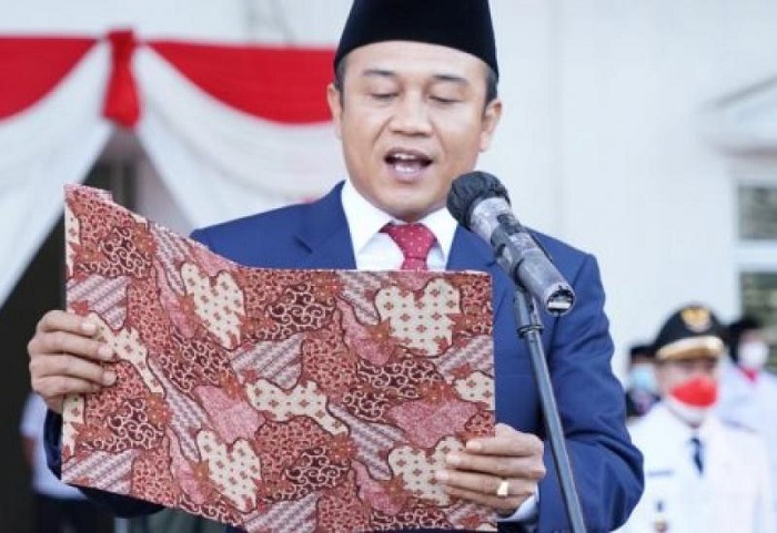 Basing Ado Dilantik, Gantikan Alm. HM Thobari Muaad