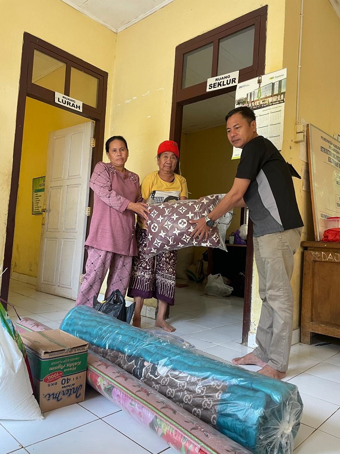 Korban Kebakaran di Kota Padang Dapat Bantuan, Sementara Tinggal di Kantor Kelurahan