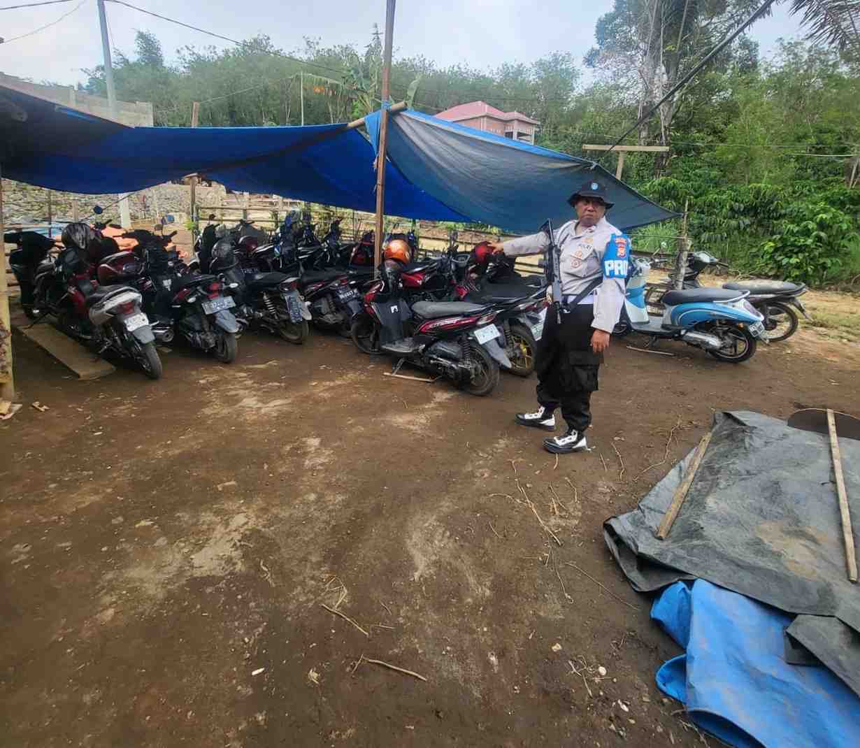 Pelaku Judi Sabung Ayam di Kebun Kopi Kocar-kacir Digerebek Polisi, 6 Ayam dan 21 Kendaraan Diamankan