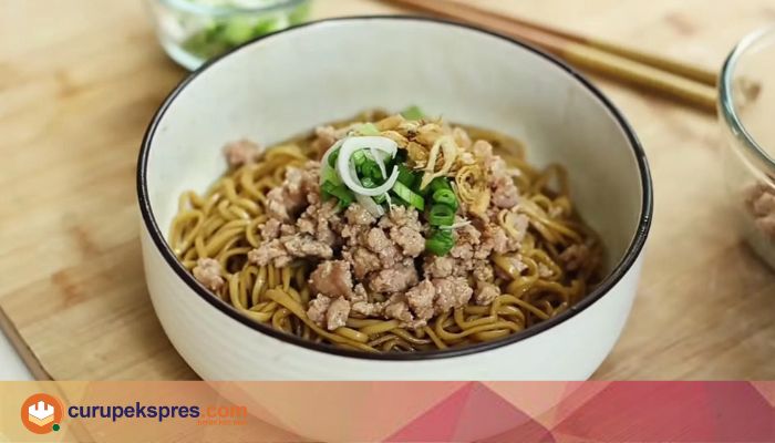 Resep Mie Yamin Makanan Kaki Lima Menggugah Selera