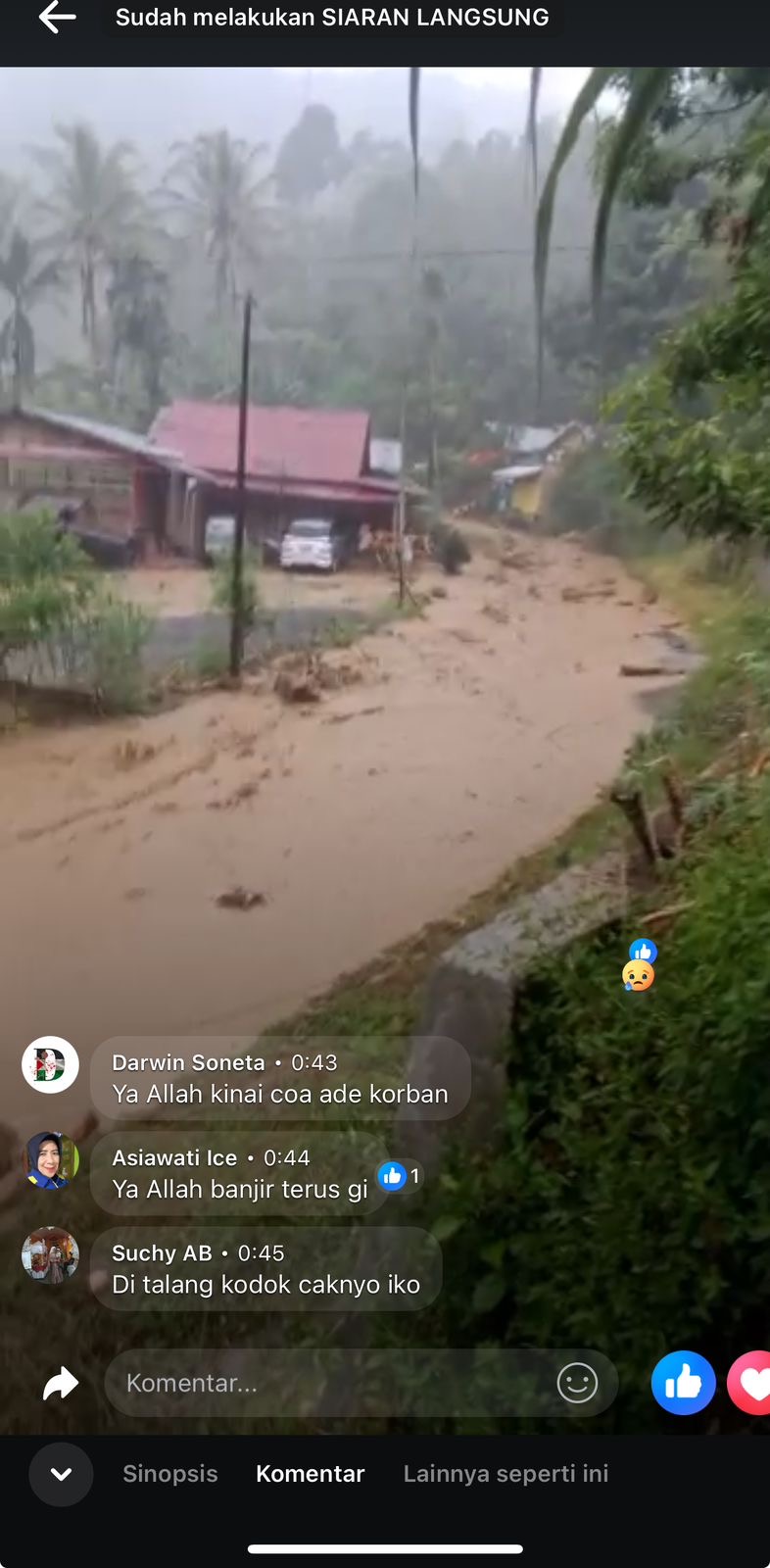 BREAKING NEWS, Jalan Lintas Lebong Banjir,  Meterial Batu dan Kayu Tutup Jalan  