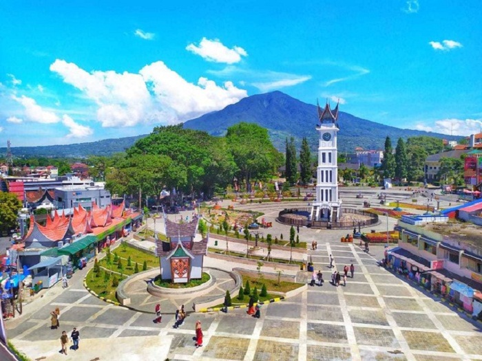 Daya Tarik Destinasi Wisata Menara Jam Gadang Bukittinggi