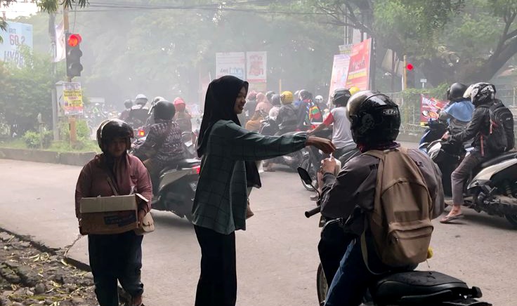  Tips Berbagi Makanan Berbuka yang Aman bagi Pengendara dan Penerima