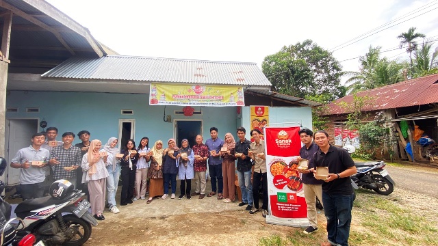  Dosen UNIB Membina UMKM Untuk Diversifikasi Produk Olahan Jamur Tiram di PT Saefis Maharasa Kota Bengkulu    