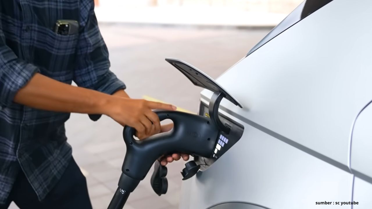 Rekomendasi Mobil Listrik dengan Fast Charging Tercepat, Cek Disini!