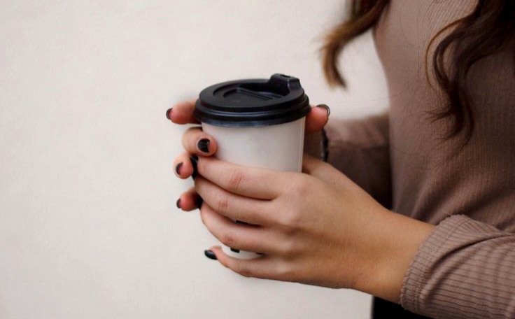   Sering Ngopi Takeaway ? Waspadai Risiko Mikroplastik dari Gelas Sekali Pakai