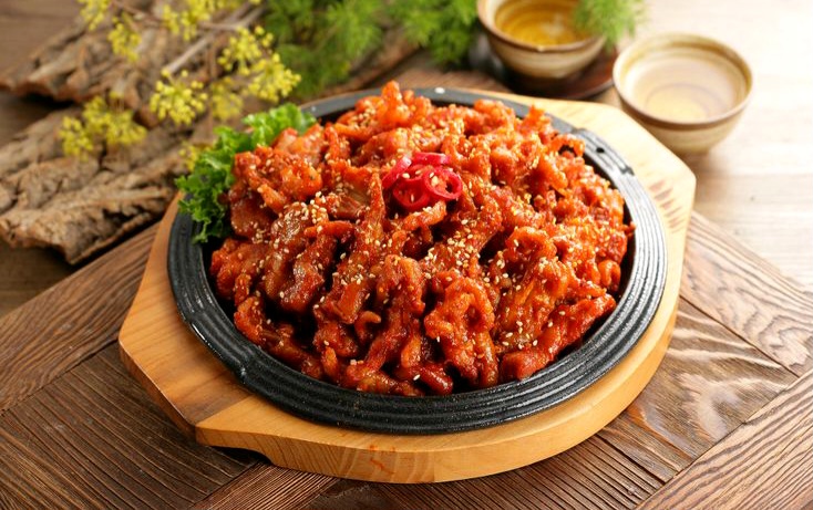  Tak Sekadar Pedas, Ini Sejarah dan Keunikan Maeun Dakbal Khas Korea Selatan
