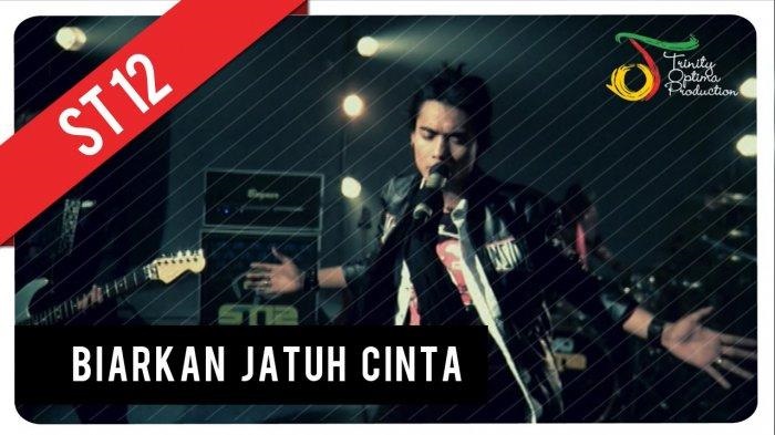 Lirik Lagu Lengkap 'Biarkan Jatuh Cinta' - ST 12