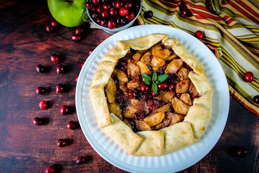 Rekomendasi Dessert : Resep Mulberry Apple Galette