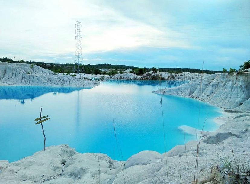 Keindahan Objek Wisata Camoi Aek Biru  Bangka Belitung