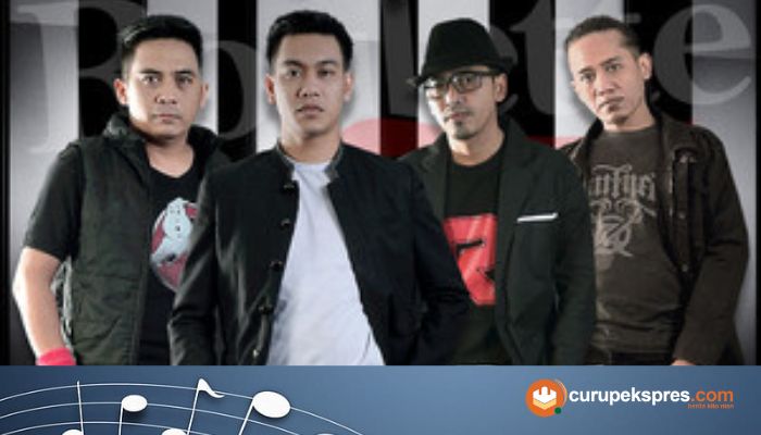 Lirik Lagu Lengkap 'Aku Jatuh Cinta' - Roulette 