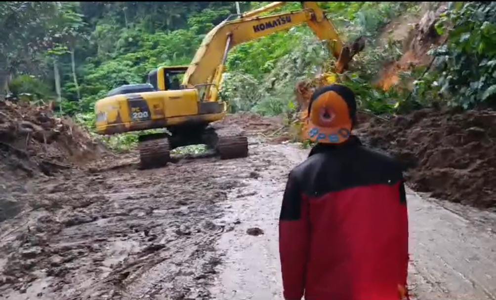 Hati-Hati Jalur Lintas Curup Lubuklinggau Longsor, Pengendara Patut Waspada 