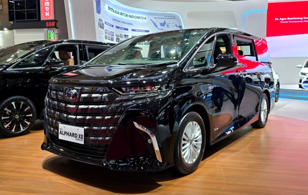 Toyota Alphard Hybrid XE Jadi Varian Paling Terjangkau di IIMS 2026