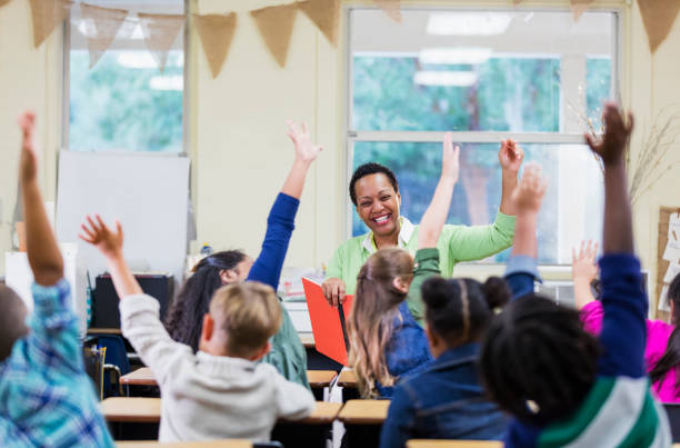 Guru Wajib Tahu! Begini Trik Asyik Membangun Suasana Kelas Bagi Siswa