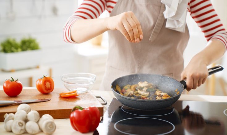  Rahasia Aman Cicipi Masakan Saat Puasa Tanpa Membatalkan Ibadah