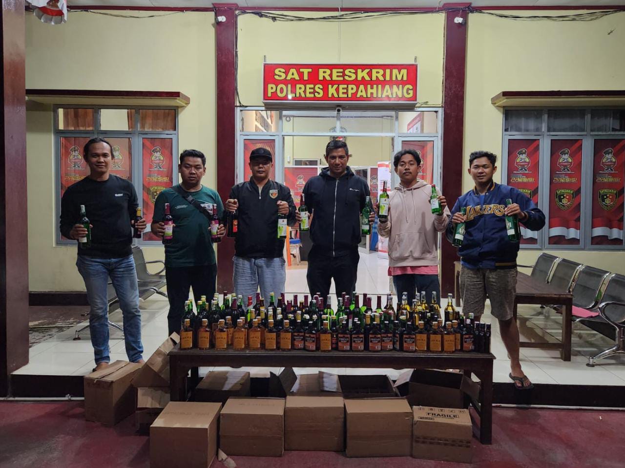 Polres Amankan 120 Botol Miras dari Warung Manisan di Kepahiang