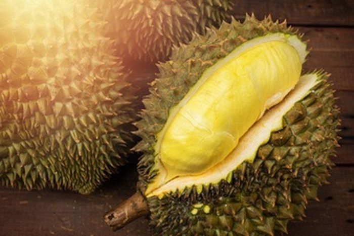 Pernah Mimpi Kejatuhan Durian? Ternyata Ini Pertanda Baik Lho!