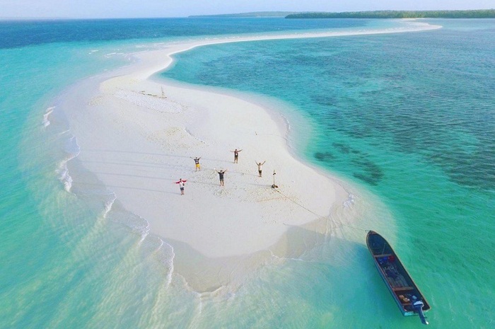 Pulau Mungil dengan Pemandangan Alam yang Memukau di Raja Ampat