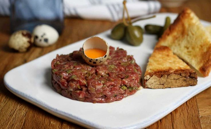   Mentah, Mewah, dan Mendunia ! Inilah Fakta Menarik Steak Tartare