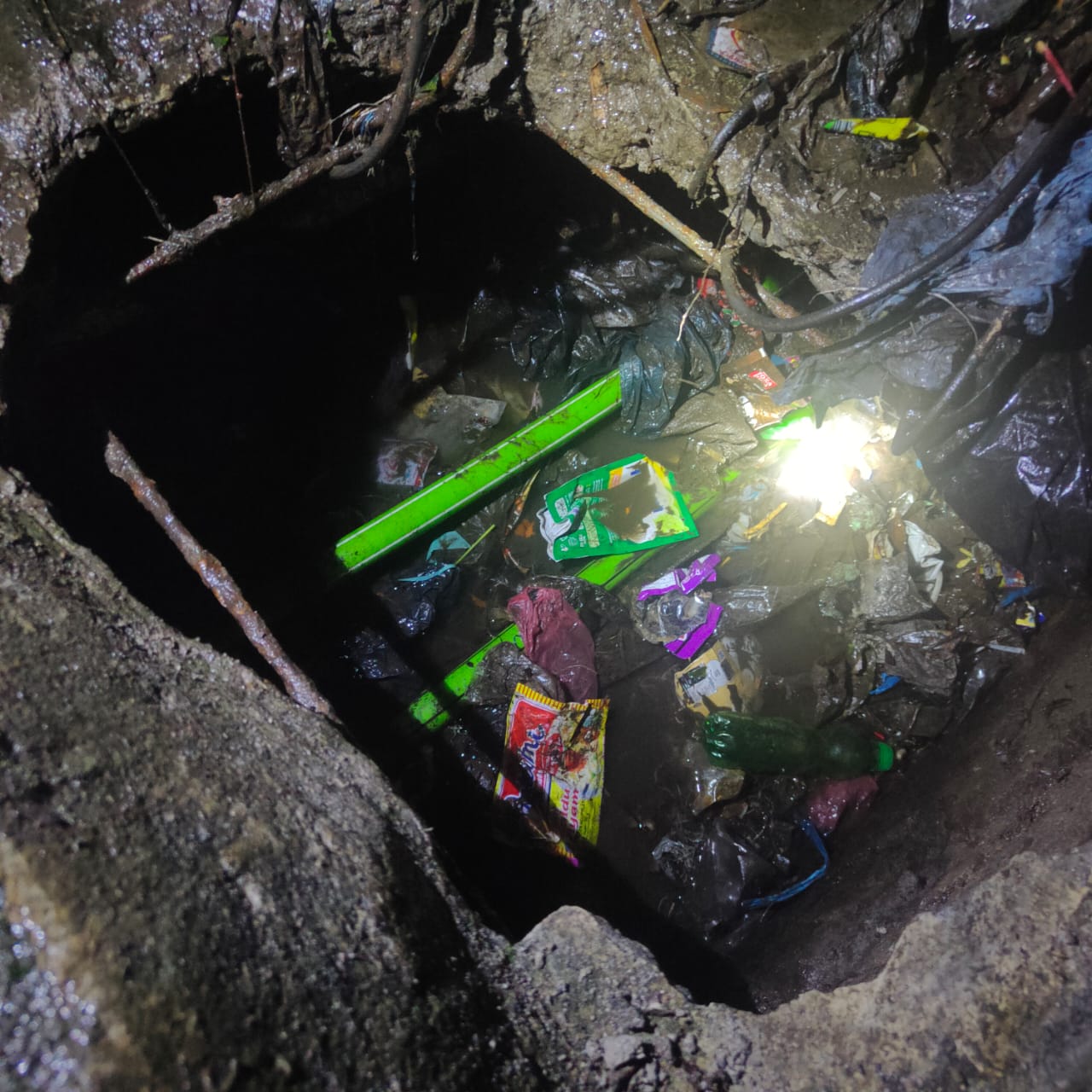 Drainase di Simpang Suban Jebol, Ini Penyebabnya