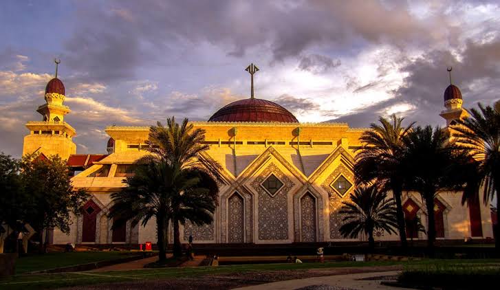 Dibalik Megahnya Masjid At-tin di Komplek TMII yang Didedikasikan untuk Tien Soeharto