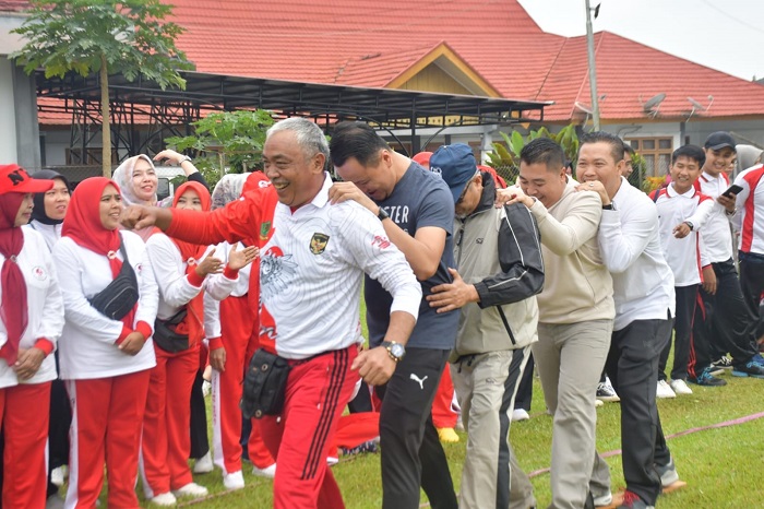 Semarakkan HUT KemRI  ASN Pemkab Ikuti Perlombaan Tradisional