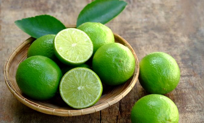  10 Manfaat Jeruk Nipis untuk Rambut Sehat, Kuat, dan Berkilau Secara Alami