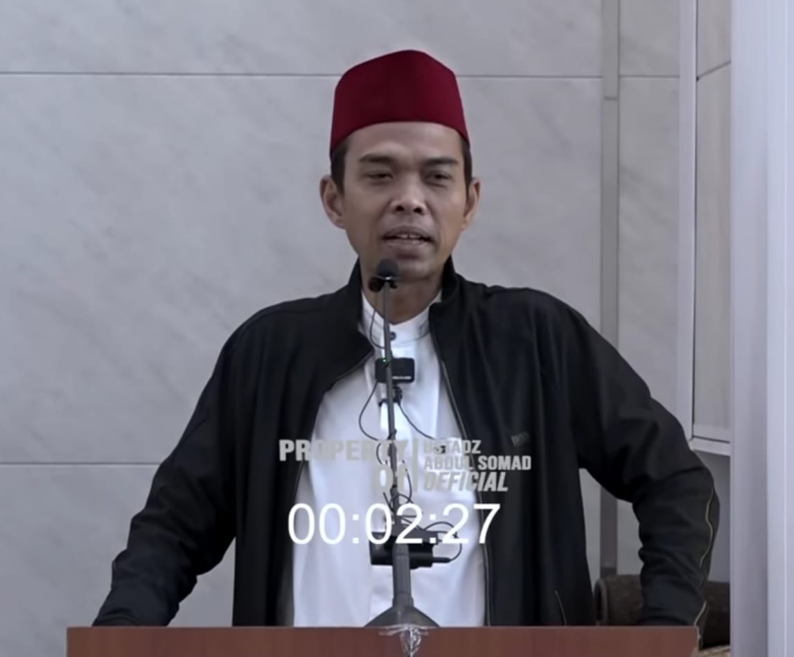 Apa Hukum Membaca Al-Quran Lewat HP, Bolehkah? Begini Penjelasan Ustaz Abdul Somad