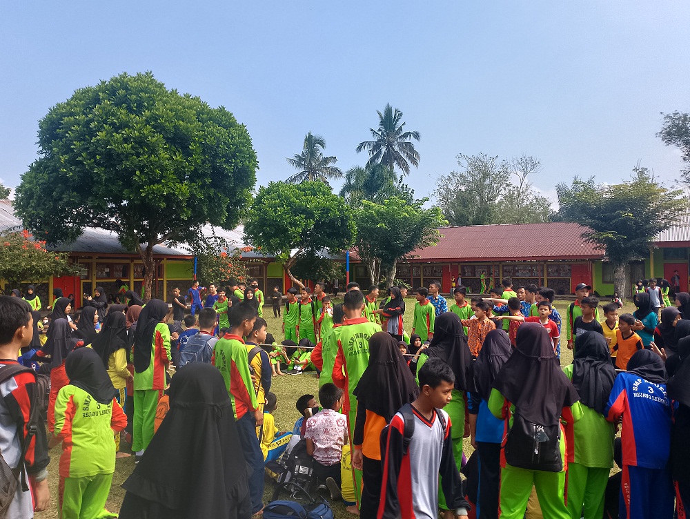 SMP Negeri 3 Rejang Lebong  HUT KemRI Gelar Lomba dan Perpisahan Guru 