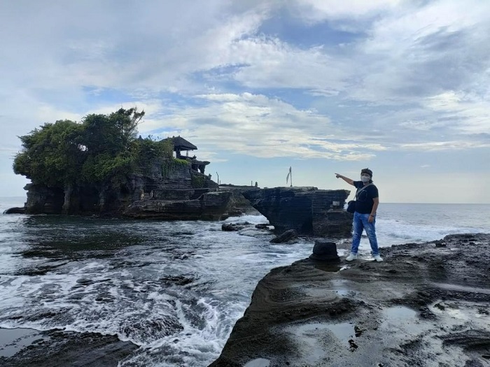 Tanah Lot Bali, Melihat Sunset hingga Ular Suci