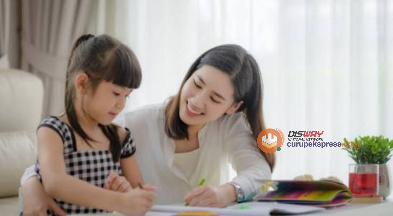 Kamu Harus Tahu! Ini Ciri Ibu yang Anaknya Bakal Tumbuh Pintar Menurut Ahli