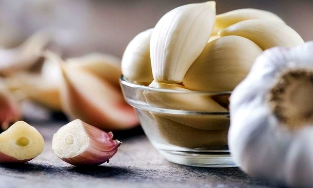  Wajib Coba ! Ini Manfaat Air Rebusan Bawang Putih untuk Kesehatan dari Kepala hingga Kaki