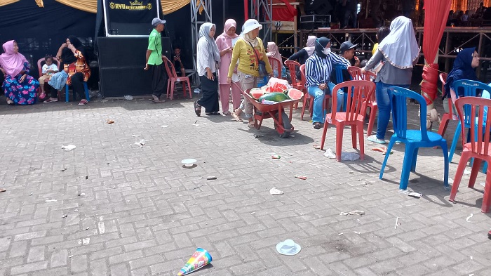 Sampah Berserakan Lokasi Pasar UMKM HUT Kota Curup, Dikeluhkan Warga