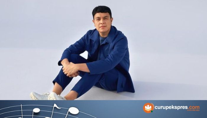 Lirik Lagu ' Manusia Kuat' Tulus