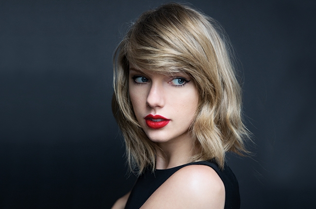 Lirik Lagu  'The Outside' Taylor Swift